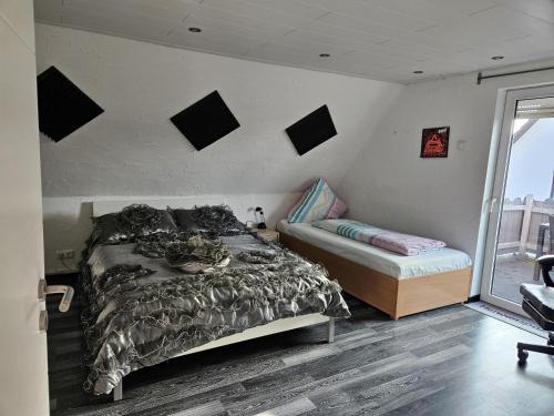 2 Zimmer Wohnung mit Küche und Terrasse