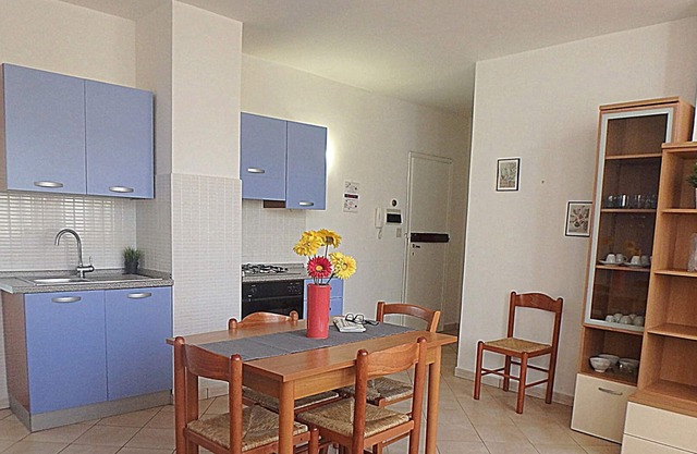 20 meters from the beach, Large 3-room apartment in the center