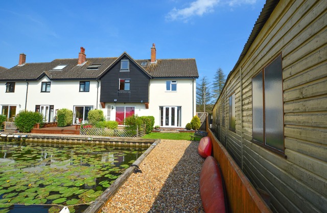 20 Trail Quay Cottages