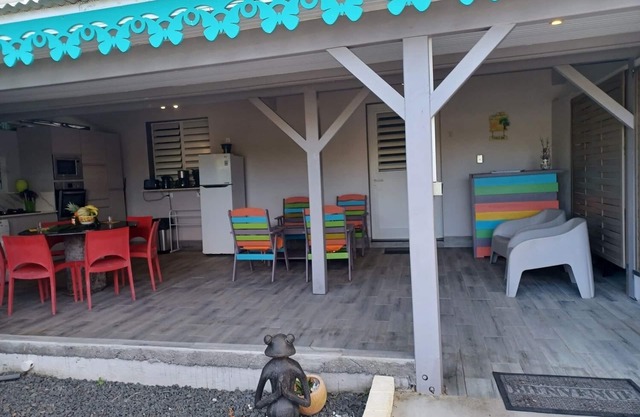 200m from the beach, apartment in a colonial house with swimming pool