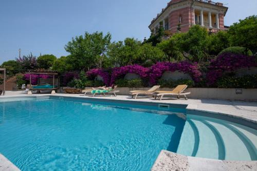 201C - Appartamento in Villa, Relax nel verde di Lavagna, Giardino e Piscina CONDIVISA