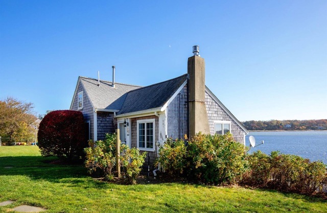 2025 Bell Buoy: Adorable Cottage w/Sparkling Town Cove Views, Pet Friendly!