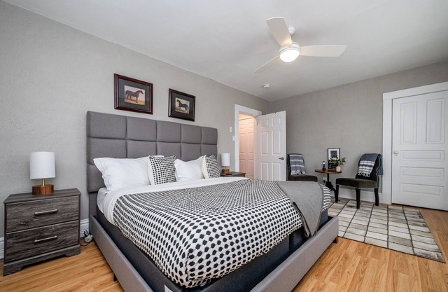 2026 OPEN! Three Oaks Multi Unit (2 Night Summer Min)