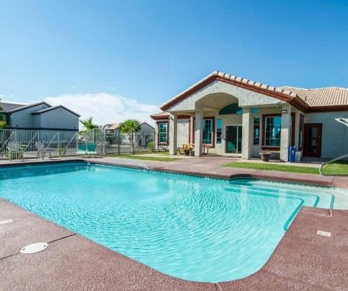 213- 2BR Apartment in Coolidge, AZ w heated pool, gym