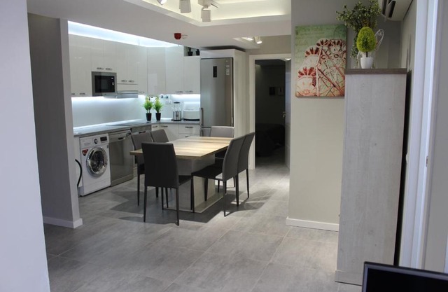 22 Avenida de los Pueblos