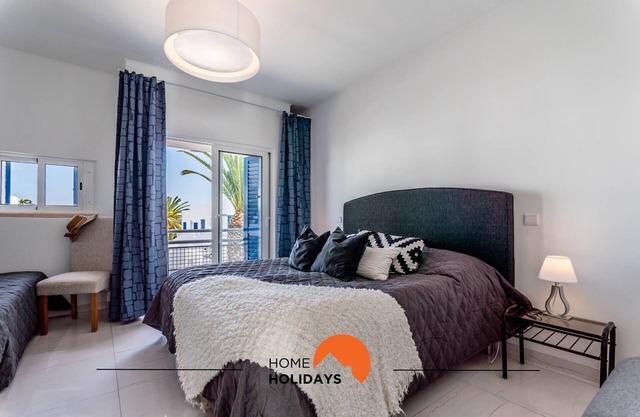 #220 Windmill Hill by Home Holidays