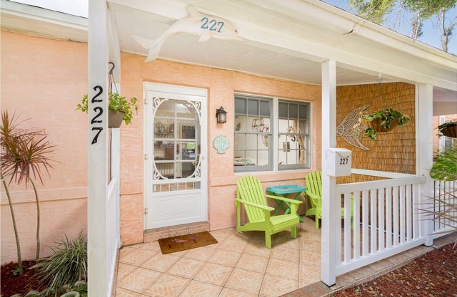 227 Cocoa Beach Stay Cottages - Pet Friendly, downtown, walk to the beach!