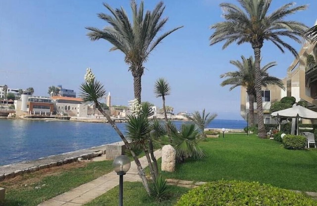 24/7 elect. Silvia's romantic waterfront apartment