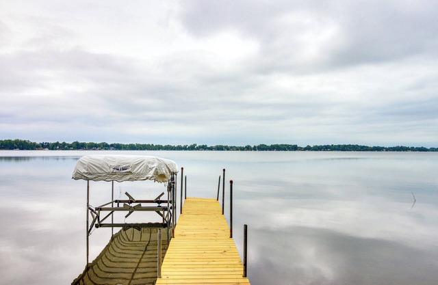 24 Mi to Skiing: Lakefront 'West McDonald A-Frame'