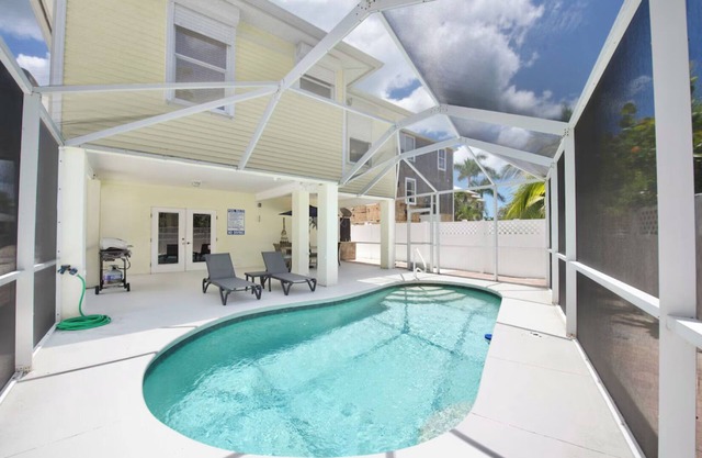 241 Miramar Waves: 3BR w/Heated Pool