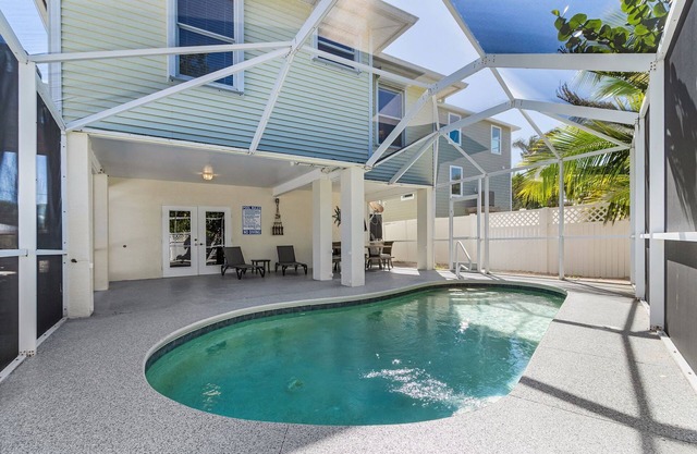 241 Palm Island: 3BR w/Heated Pool