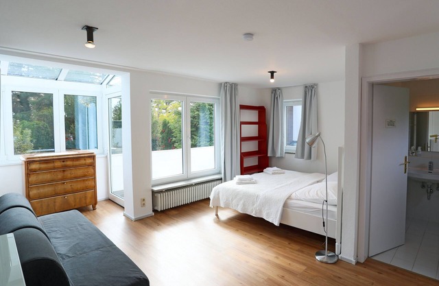 25 min to the Centre: Beautiful 140 m² flat in the South of Munich