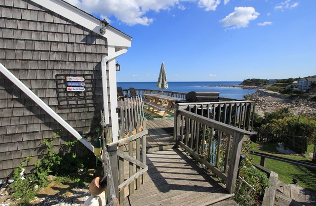 262 Manomet Pt - Oceanfront historic home with modern amenities, sleeps 12