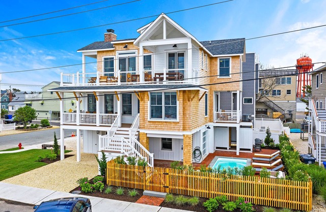 270 Degree Bay Views! Amazing home with a Pool! Weekend of 9/14 available!