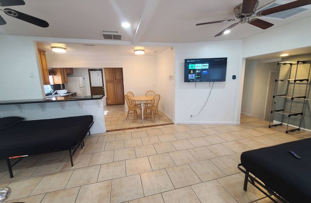 2B Luxurious Villa DTLA Disney Beach Freeway LAX Free Wifi Laundry Cozy Clean