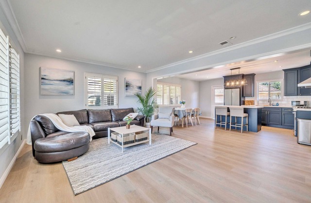 2b1b Charming House｜Spacious Backyard｜BBQ Area｜Washer & Dryer #42339