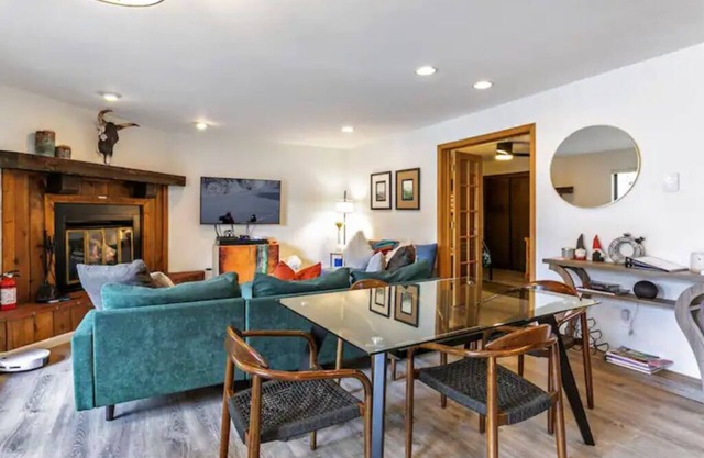 2BD/2BA w/Hot Tub + Sauna + Free Vail Beaver Creek Shuttle