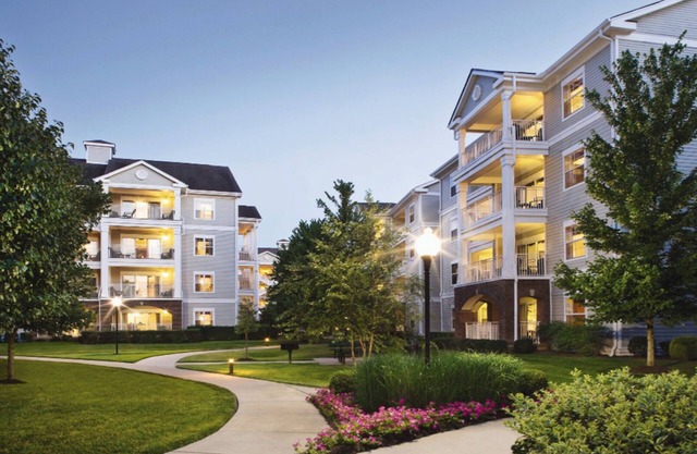 2BD/Nashville - Pool, Gym, Kitchen, Jet Tub, WiFi!