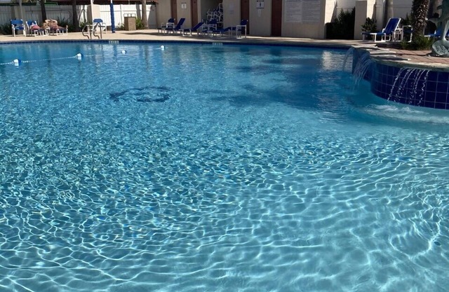 2bedroom and 2 full bathrooms sleeps6