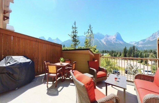 2BR/2.5BA condo in the heart of Canmore