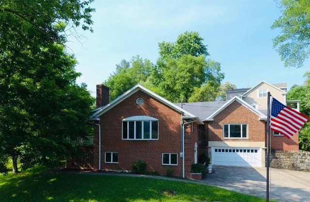 2BR/2BA Work/Play in the RRG