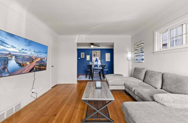 2BR Detroit Getaway 1 Block from Joe Louis Greenway & 5 Miles to Downtown