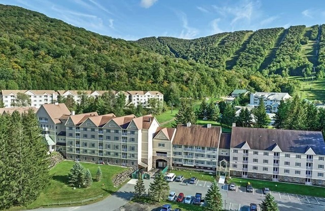 2br DX Condo Ski & Berkshire County!