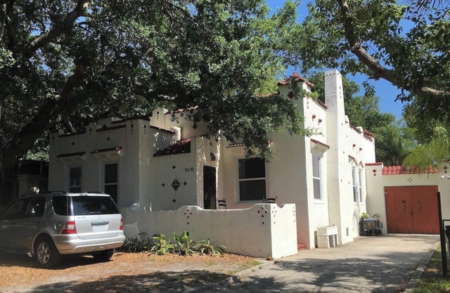 2BR- Gulfport Beach House