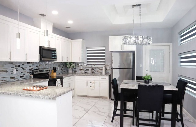 2BR Luxe Home Near Downtown Pharr