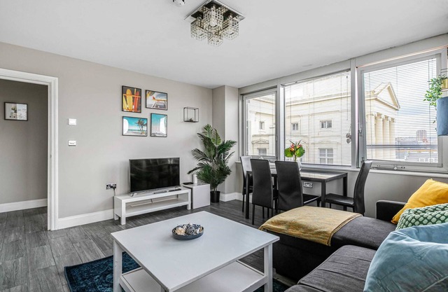2BR Seaside Escape | Heart of Brighton Lanes