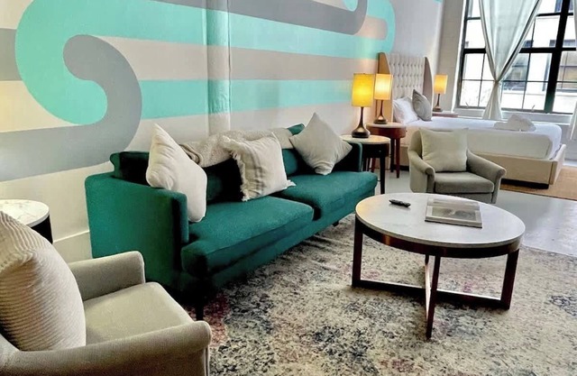 2Br Spacious Loft Downtown STL