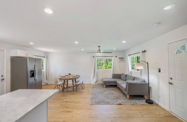 2BR Wahiawa - Sleeps 4 + AC, WiFi + Garden & Beach