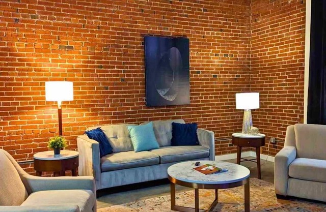 2BR with W&D Mins To Busch Stadium STLDowntown