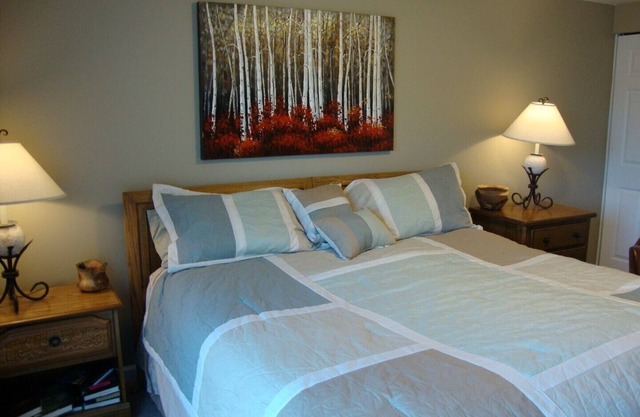 2King Master Suites, Walk to golf, Outside heated pool