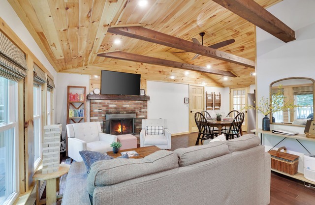 2PM Sunday Checkout · Golf Cart · Dog-Friendly · Fireplace · Kayaks · Game Room