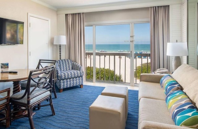 2x Gulf Front View Villa w/Balcony 2 Double Beds at Island Grand at TradeWinds