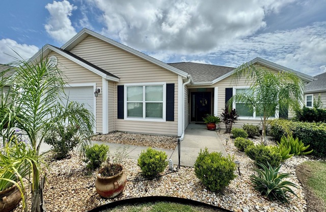 3/2 in The Village of Charlotte