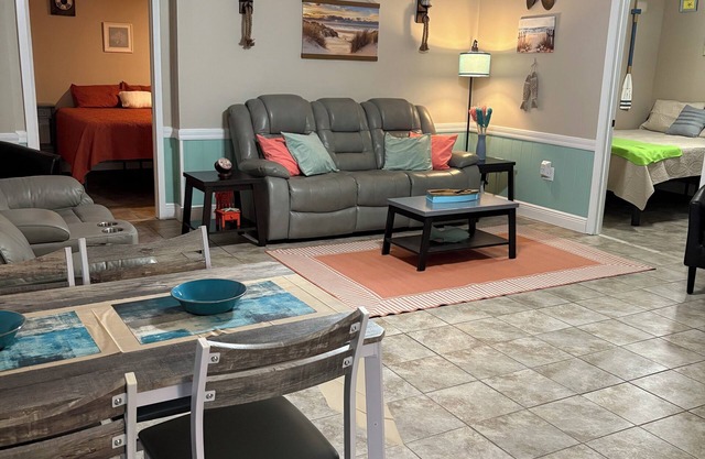 3 Bd, 2 bath, close to boat ramp. 25.00 pet fee per pet
