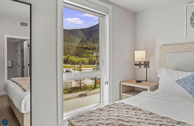 3 Bed/2 Bath Sparrowhawk Resort-Top Floor-Sleeps 8