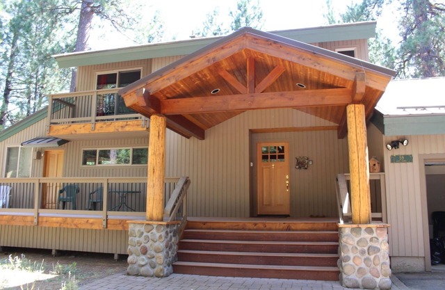 3 Bed/3 bath on Golf Course/Two Large decks/bikes/Includes 7 bikes/2100 sq ft/