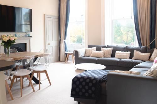 3-Bed gem with Bath Abbey views