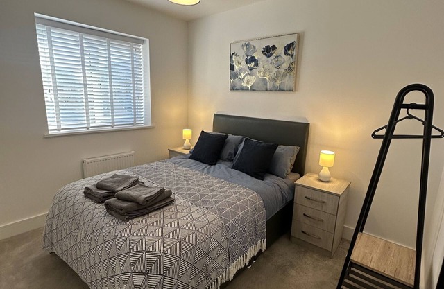 3 Bed Home Stafford Business Travel