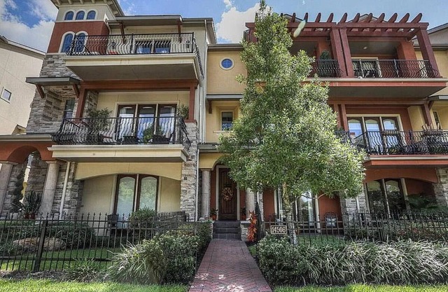 3-bedroom villa in beautiful Mount Lebanon Governorate with AC, WiFi