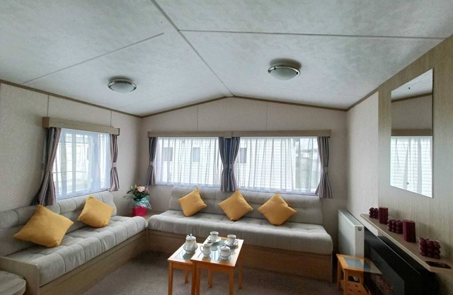 3 Bed, Sleeps 6, Parking