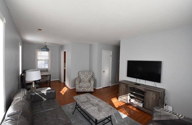 3 Bedroom, 1 Bath, Full Kitchen with Laundry,