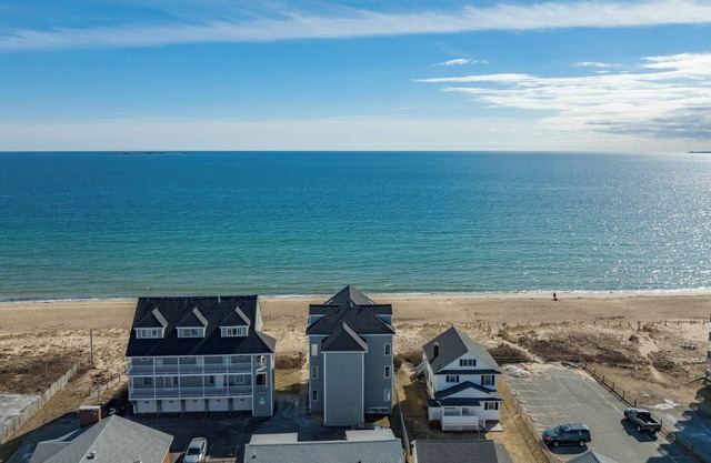 3 Bedroom 2 Bathroom Direct Ocean views!