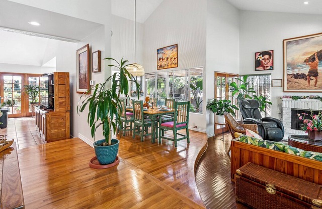 3 bedroom 2 bathroom Hawaiian Paradise with Sauna in Westlake Village