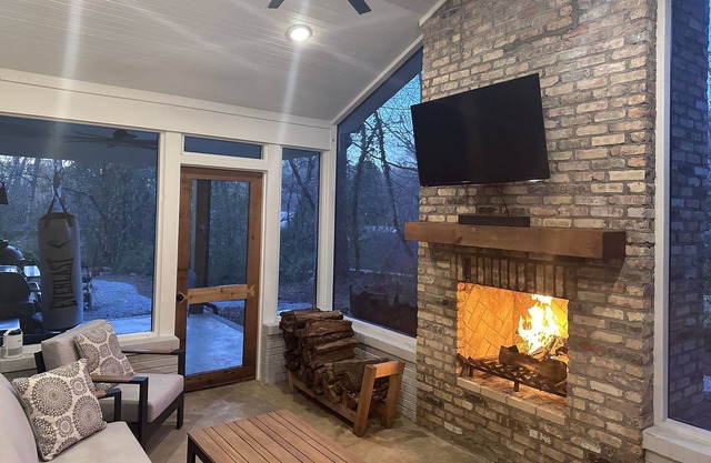 3 Bedroom/2 Bath Home walking distance to Oxford Square and Ole Miss