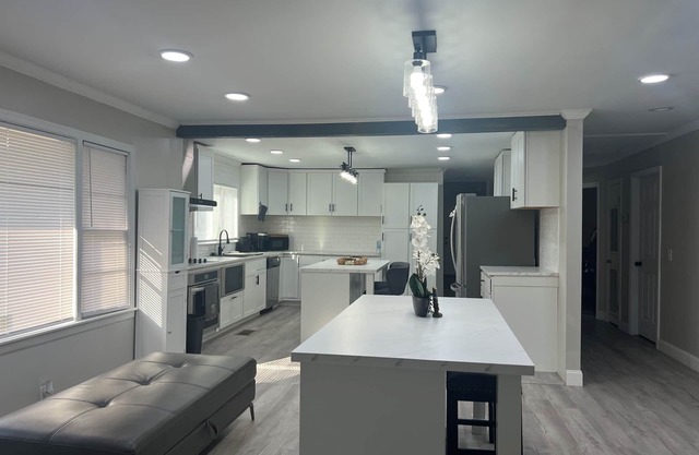 3-bedroom 2 bath nice deck every convenience of home 30 minutes from Oxford