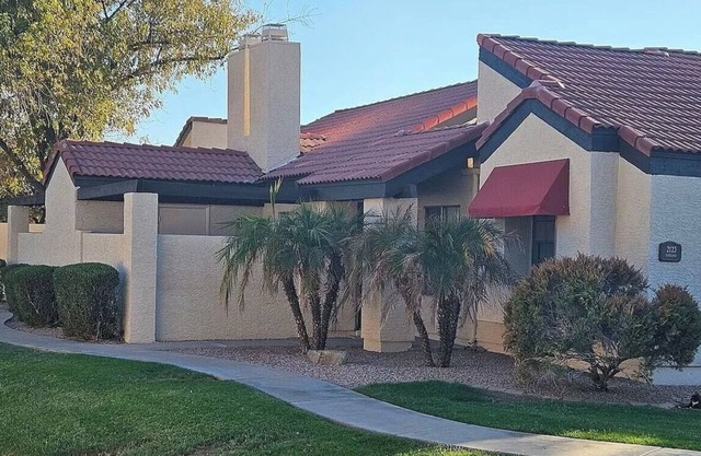 3-bedroom 2-bathroom townhome in Tempe.